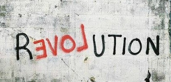 revolution-graffiti2_702-702x336